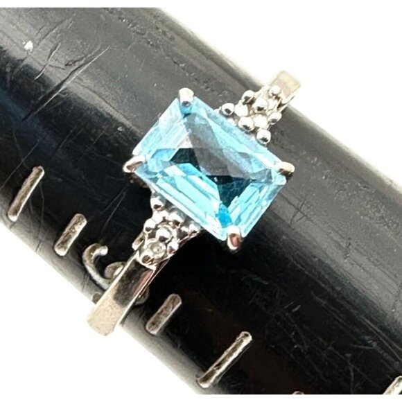 Vintage Womens Ring 10k White Gold Blue Topaz Diamond Size 6 Ring 1.2 grams - Picture 6 of 6